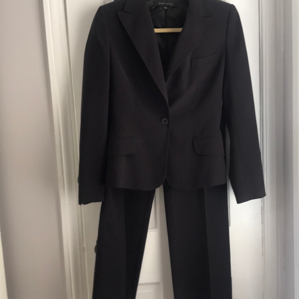Brown pant suit - pants have pockets